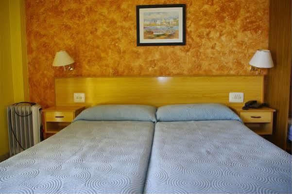Hotel Clibomar Jamaica 甘迪亚 外观 照片